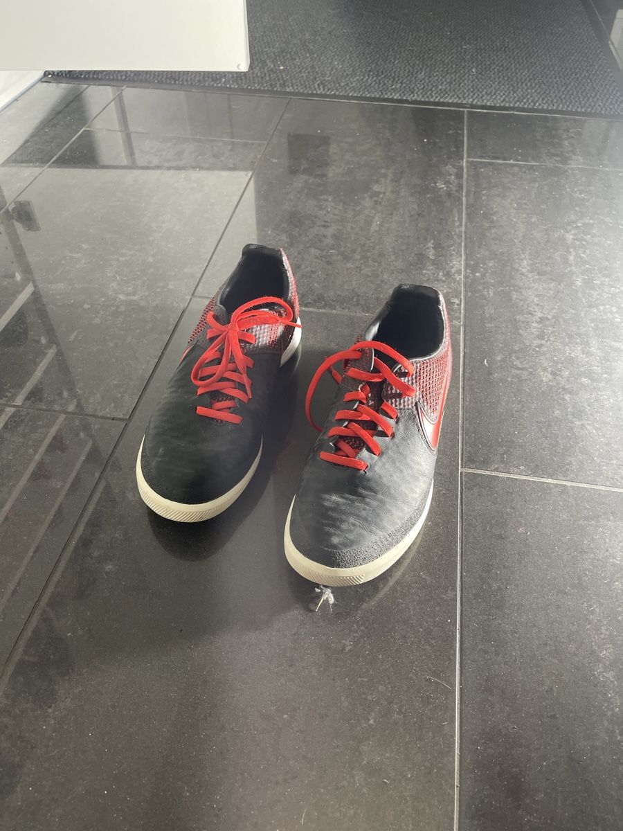 Nike Scarpe da uomo: Turnschuh Nike – Usato da Schnottwil venduto da Garuso