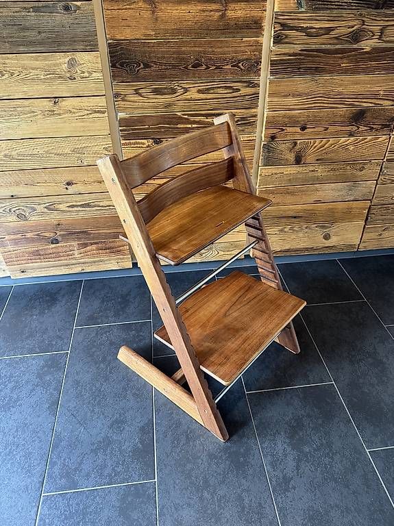 Seggioloni: Original STOKKE Tripp Trapp Walnuss – Usato da Buchs ZH venduto da crazyhandbaggirl123 1