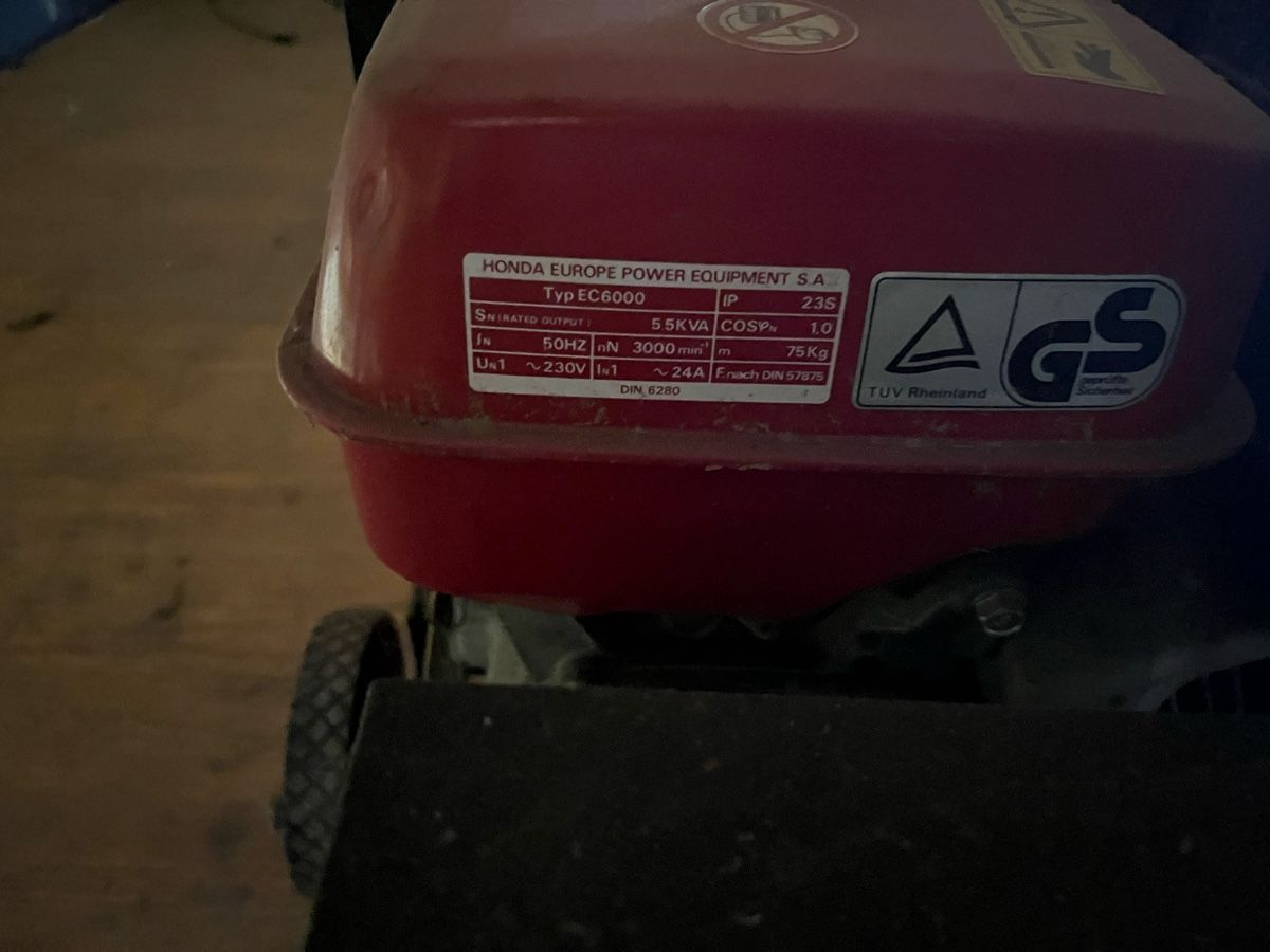 Honda Generatori di corrente: Generator  – Difettoso da Lyssach venduto da schischiu 4