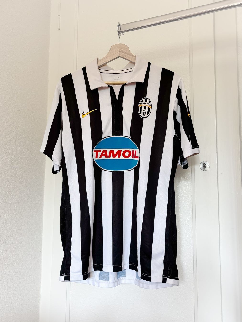Nike Canottiere & Pantaloni: Juventus Vintage Heimtrikot – Usato da Bern venduto da Lelixino