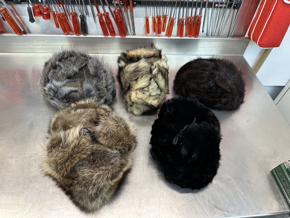 Altro in  Abbigliamento & Accessori: Pelz-Mützen 5 Stück – Usato da Schwende venduto da weesli