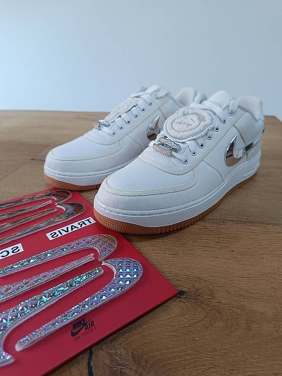 Nike Scarpe da uomo: Nike Air Force 1 Travis Scott AF100 2017 – Nuovo e nell'imballaggio originale da Manno venduto da LukeBulls