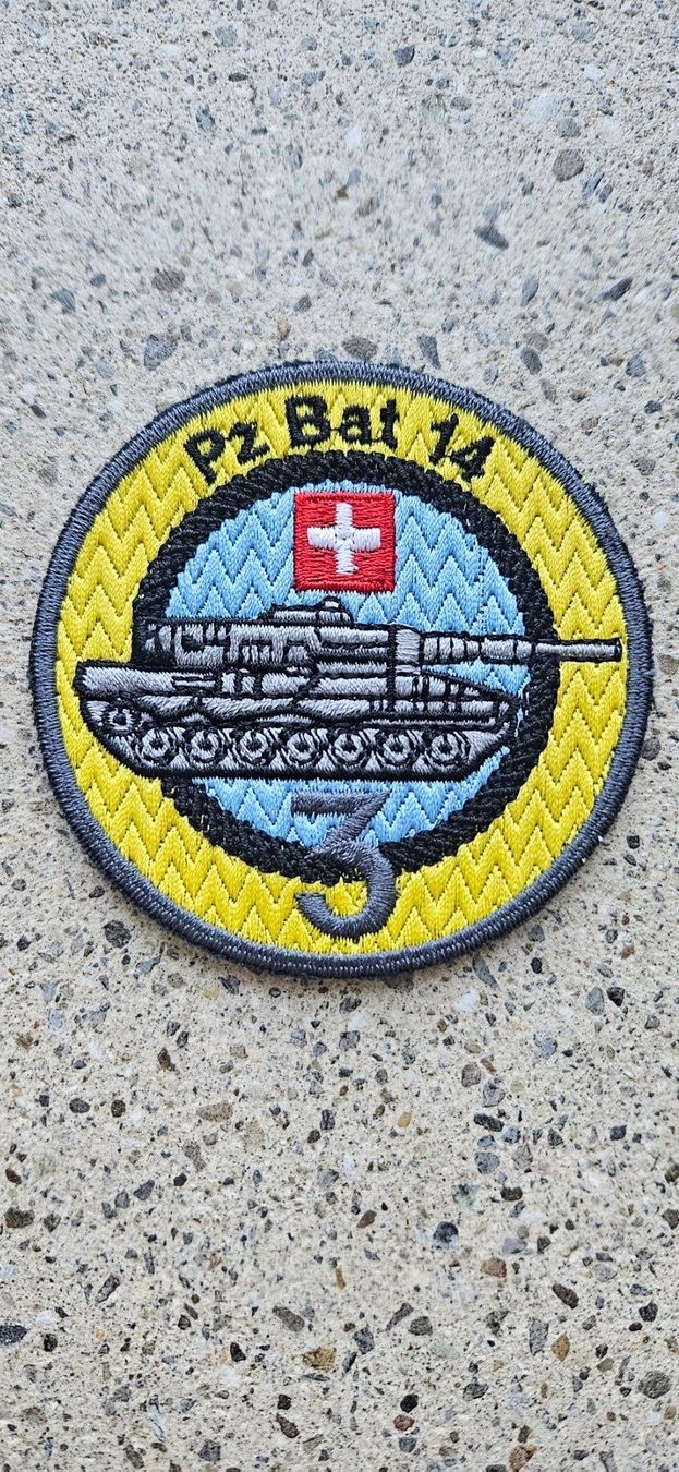 Schweizer Armee Placchette & Badge: *** Badge Rund Panzer 3 *** – Nuovo e nell'imballaggio originale da Riedholz venduto da fr_sIruP