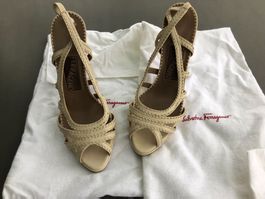 Salvatore Ferragamo Sandals Gr. US 8 (EUR 38-39), Ivory