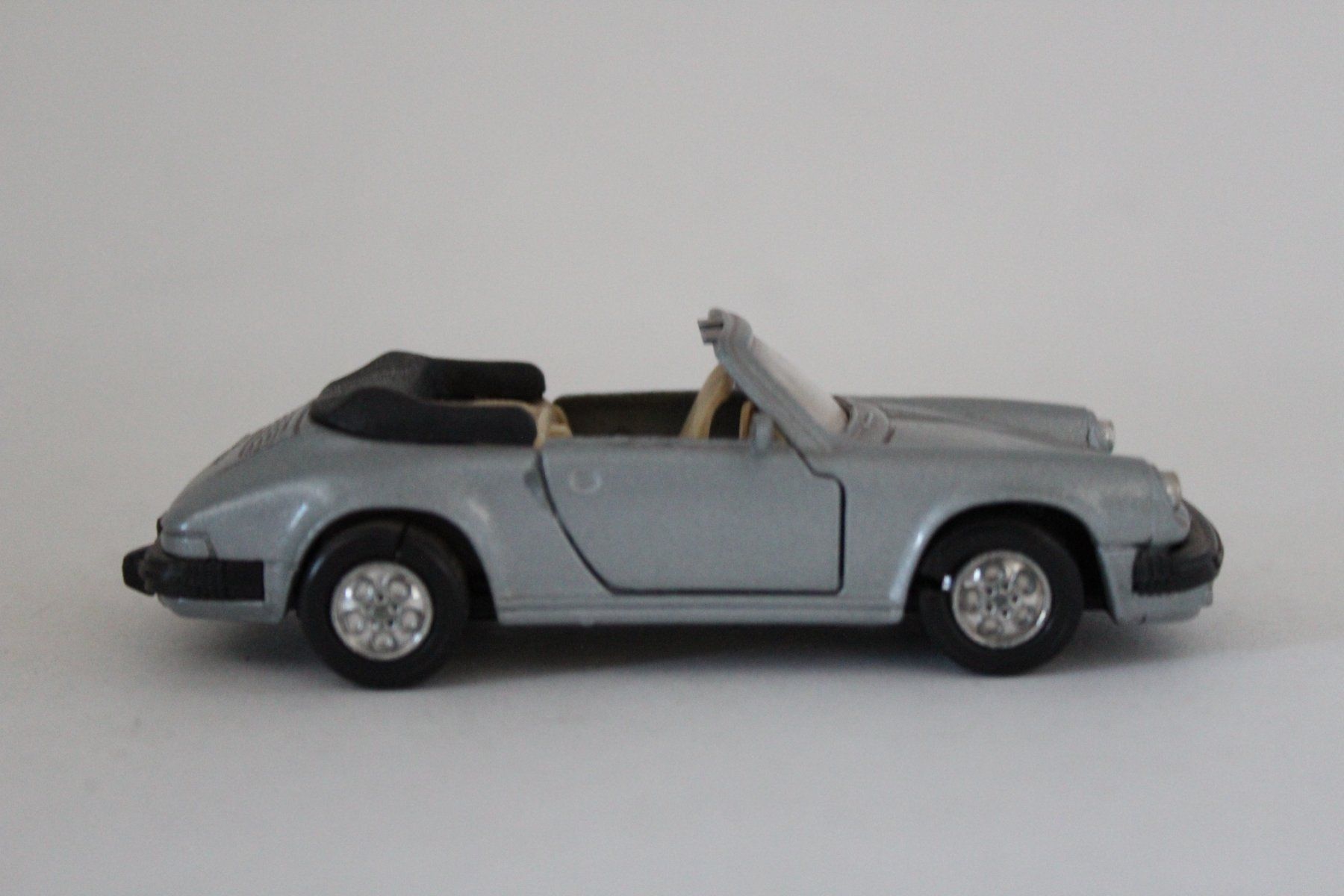 Porsche Modellini d'auto: WELLY Porsche 911 SC – Usato da Fehraltorf venduto da haefens 2