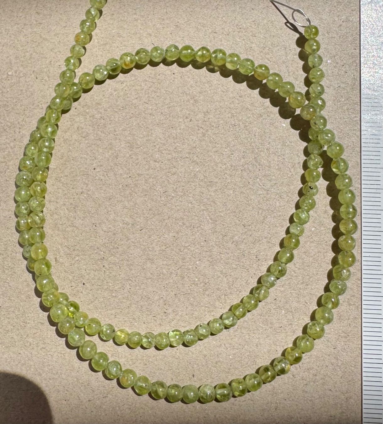 Ketten: Peridot. Olivin       runde Form    45cm  4mm – Neu und originalverpackt aus Leuggern von gemshow 7