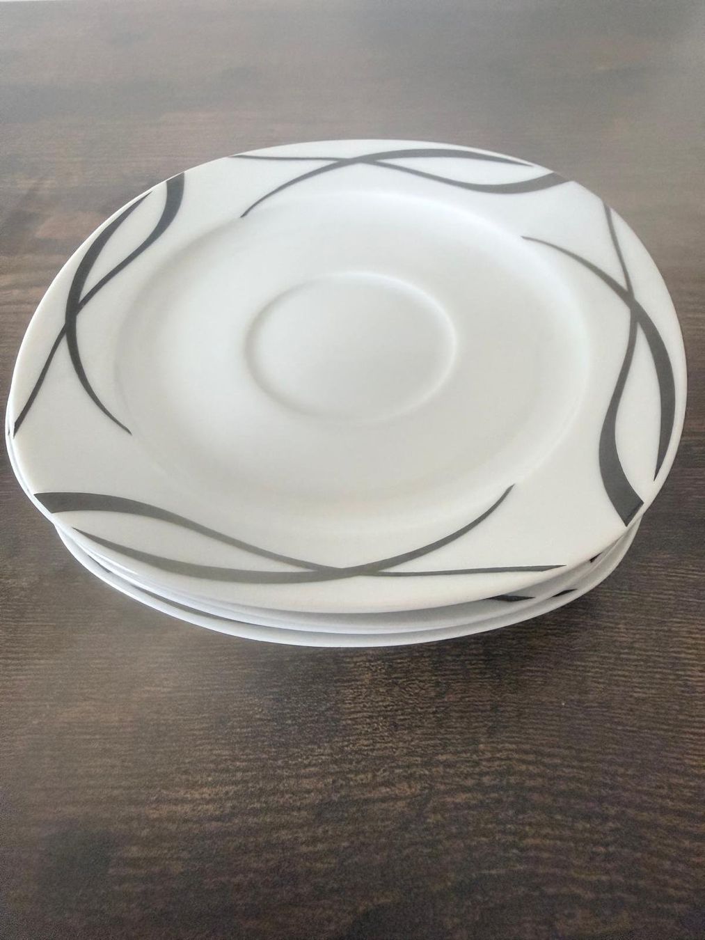 Set di piatti: Geschirr Set, Teller mit Design,Neuwertig – Usato da Wynau venduto da sascha4979 2