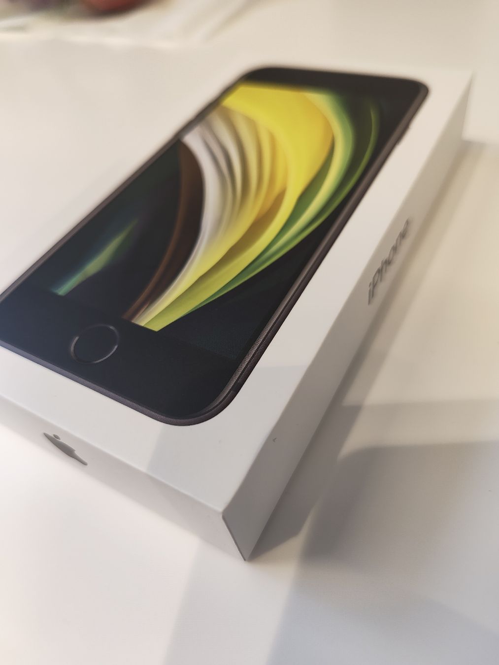Apple Telefoni cellulari / Smartphones: iPhone SE Black 64GB Akku Zustand 85% – Usato da Therwil venduto da Cordachu_Trade 1