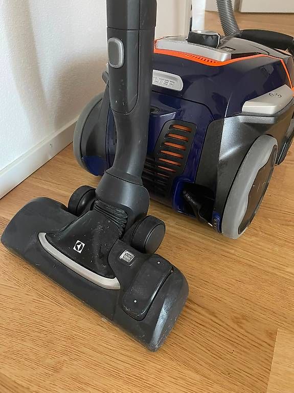 Staubsauger & Zubehör: Staubsauger Electrolux UltraOne EUOC94DB – Gebraucht aus Bischofszell von d.silecchia 3