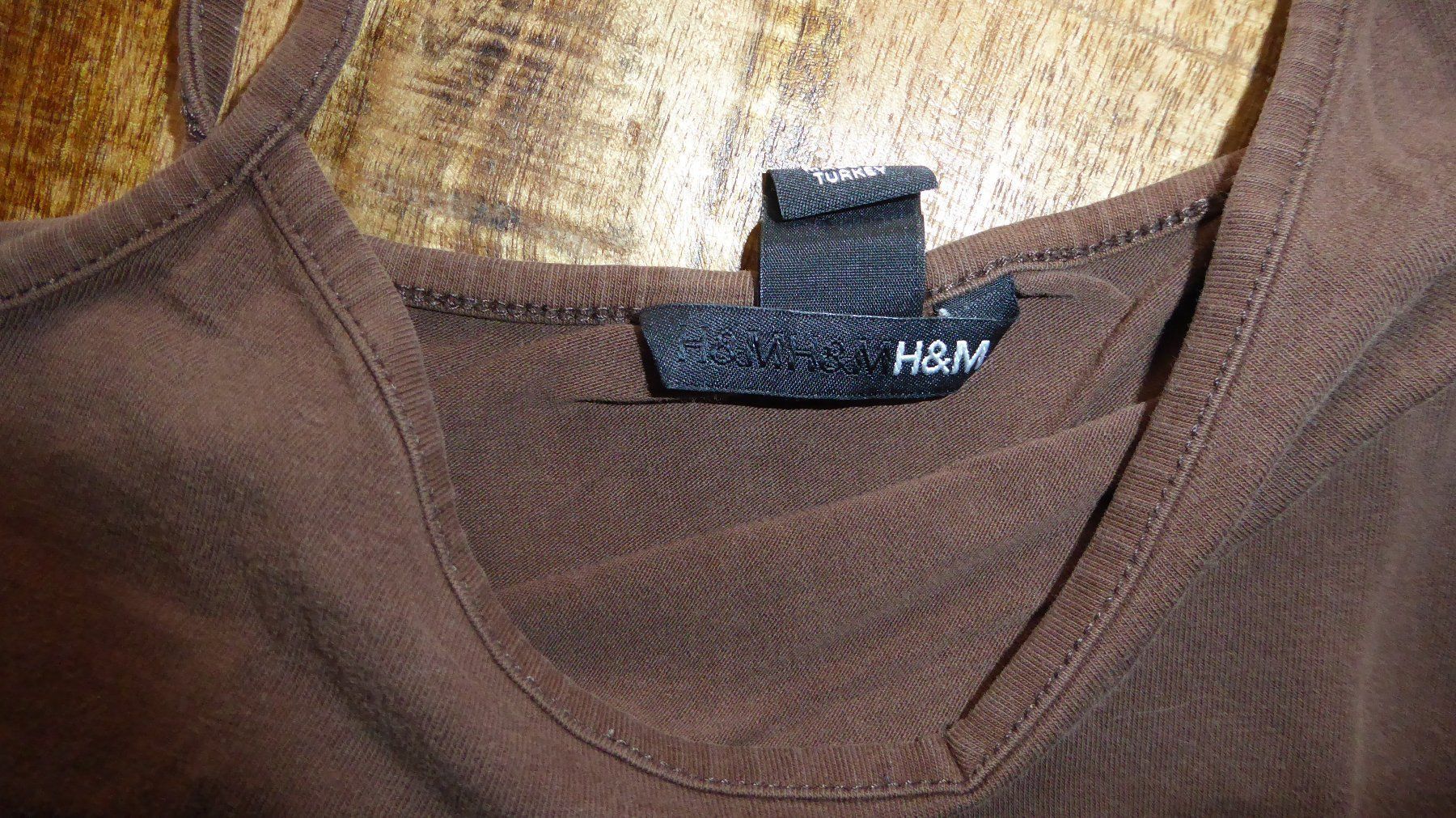H&M Tops: 2 Tops Gr M  H&M gelb&braun – Gebraucht aus Sargans von Benziner 1