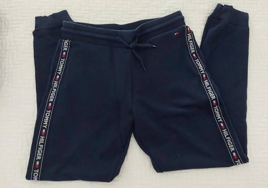 Tommy Hilfiger Kleiderpakete: Tommy Hilfiger Set  – Gebraucht aus Zürich von Babadermf 1
