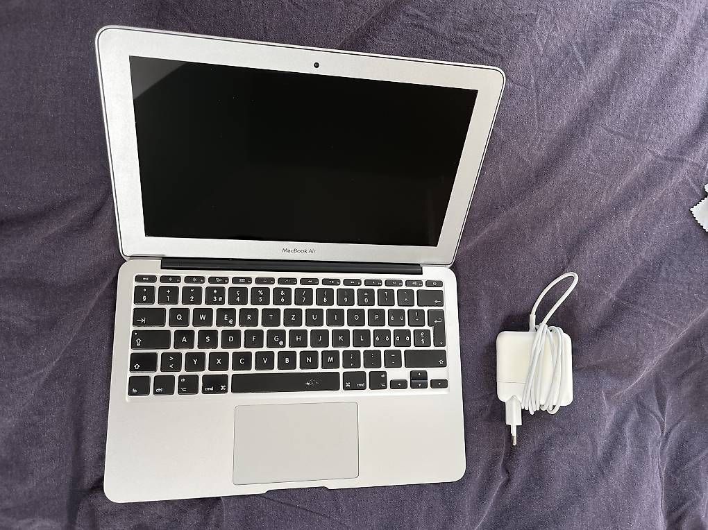 Apple Notebooks: MacBook Air 11' A1465 – Gebraucht aus Winterthur von pis_pg89