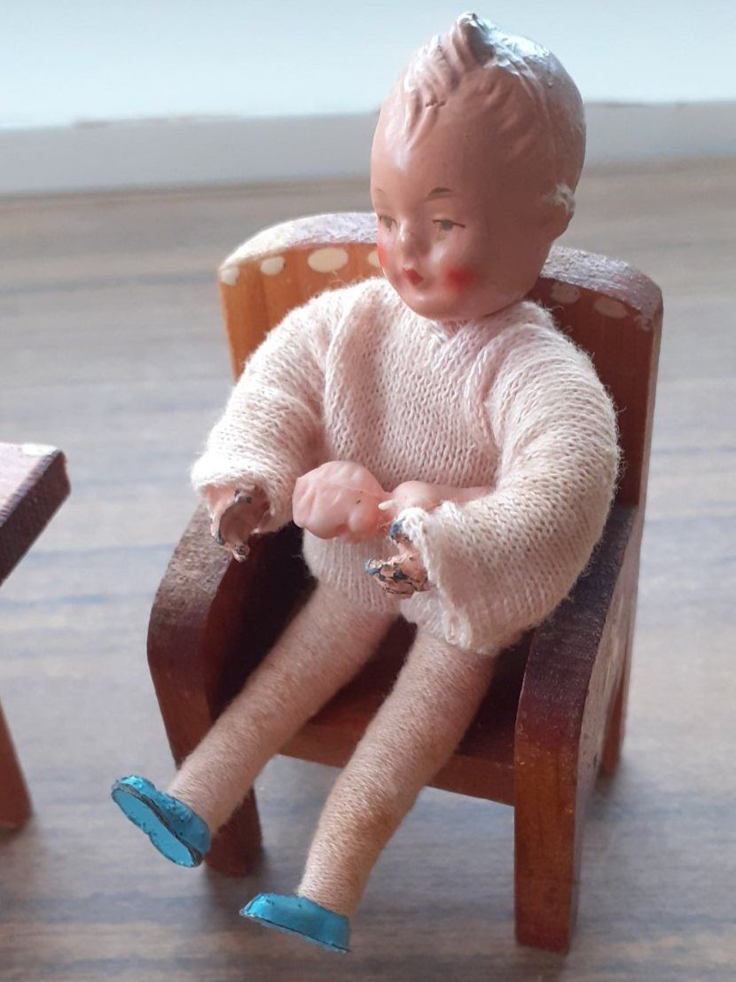 Bambole: Antike Puppenmöbel mit Puppe – Usato da Mörschwil venduto da lindaswunderkiste 7