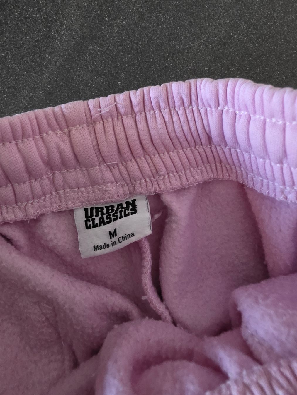 Pantaloni: Pantalon de jogging rose URBAN CLASSICS taille M – Usato da Neyruz FR venduto da Yann