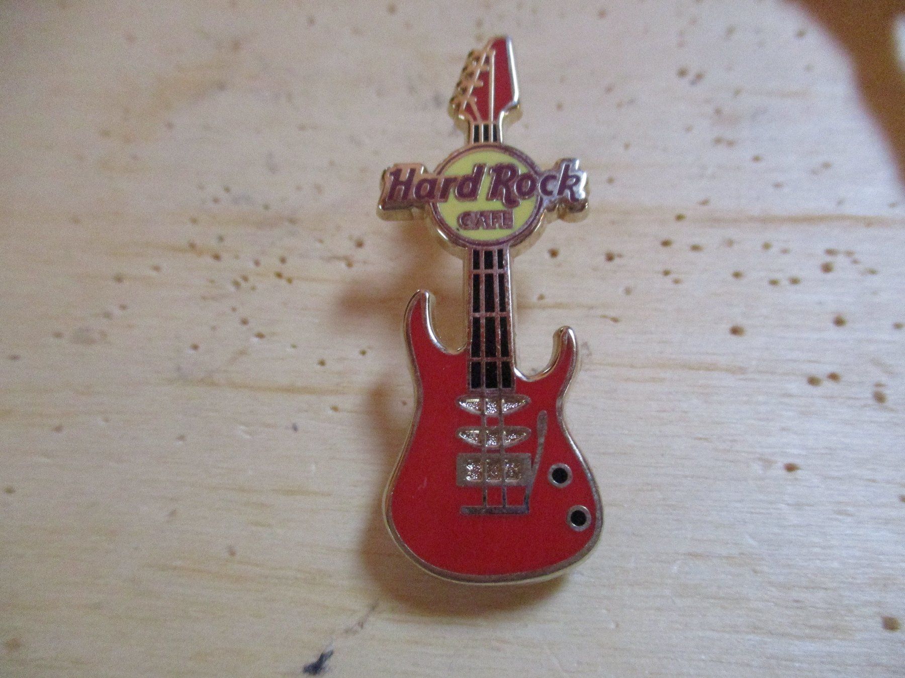 Hard Rock Cafe Plaketten & Abzeichen: Hard Rock Cafe Gitarre Pin – Neu (gemäss Beschreibung) aus Felsberg von sanwill