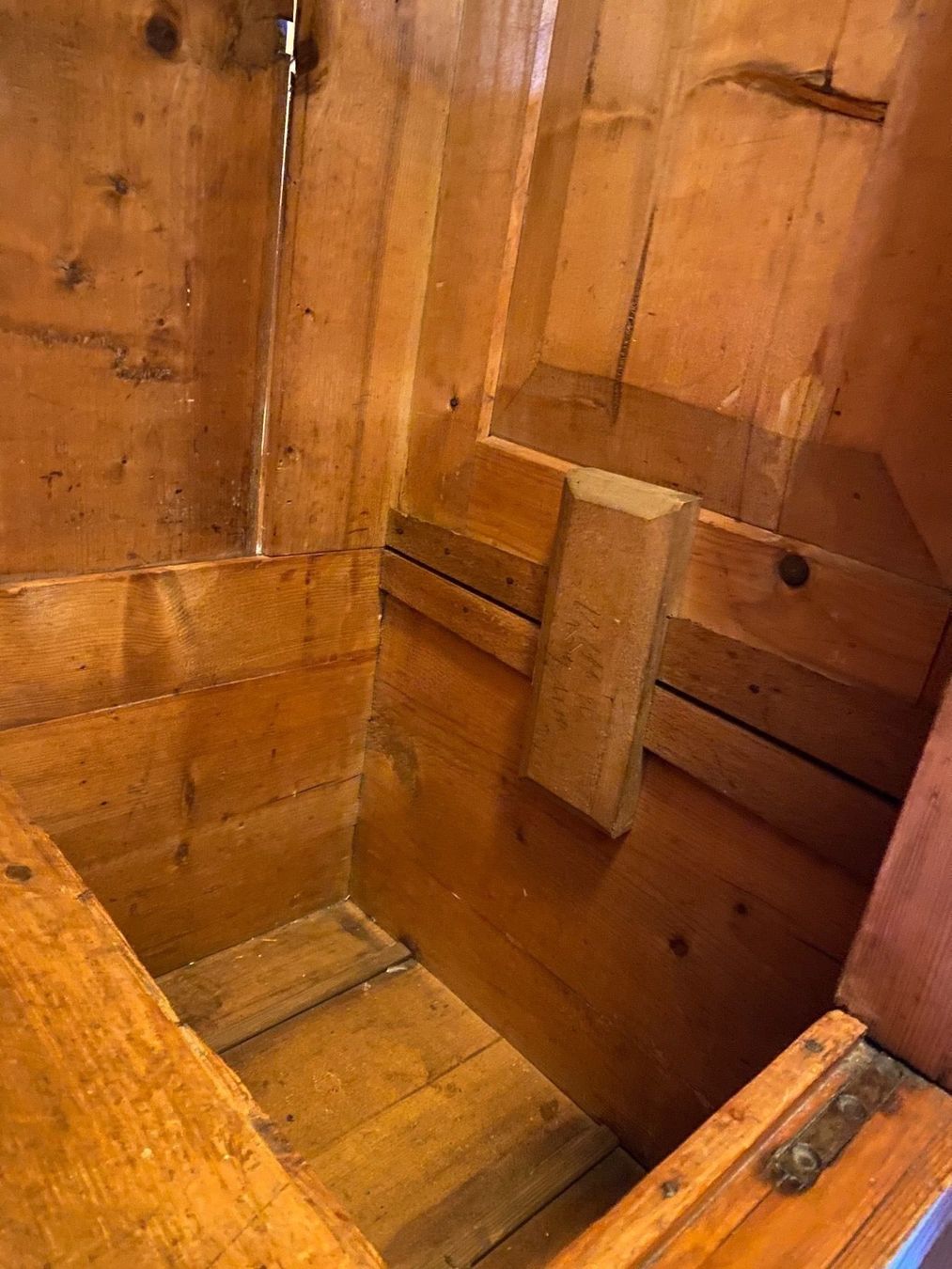 Armadi: Empire Tannenholz-Schrank – Usato da Gränichen venduto da onkel_xxl 3