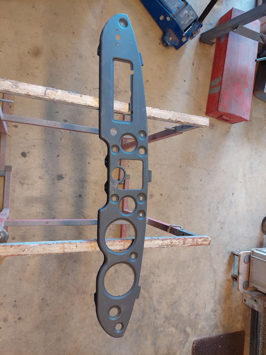 MG Tutti pezzi di ricambio auto: Tableau de bord MGA – Usato da Thierrens venduto da Tbox