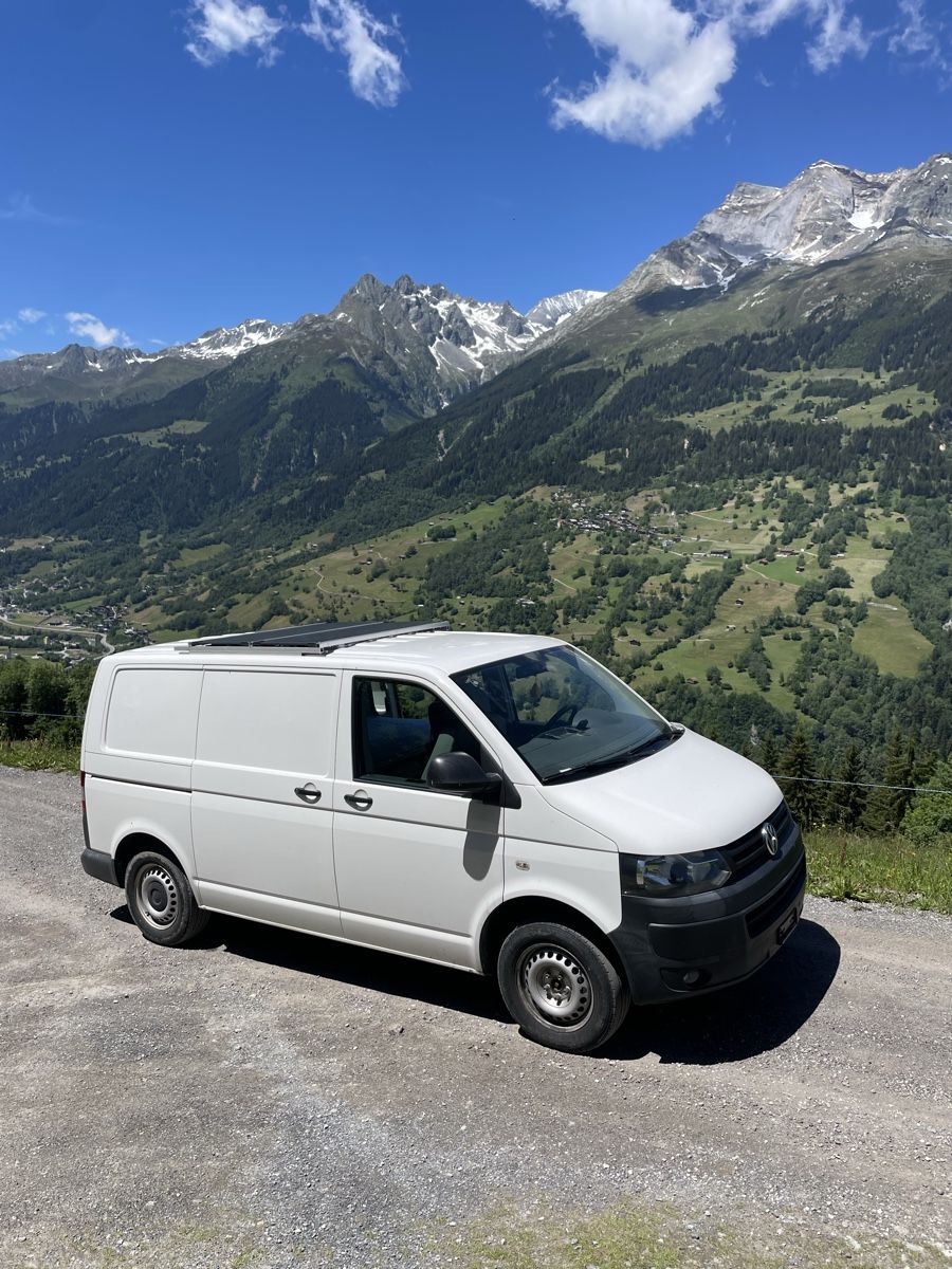 Camping Fahrzeuge: VW Bus T5 – Gebraucht aus Obersaxen von arn_t2wr