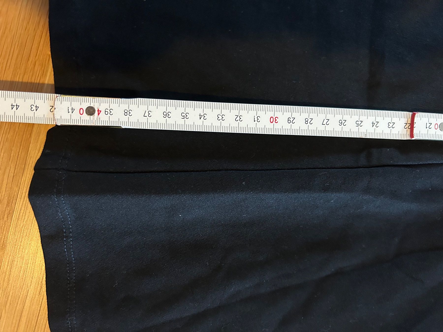 Vestiti & Gonne: Jupe évasé noir taille élastique – Usato da Daillens venduto da guisepa 3