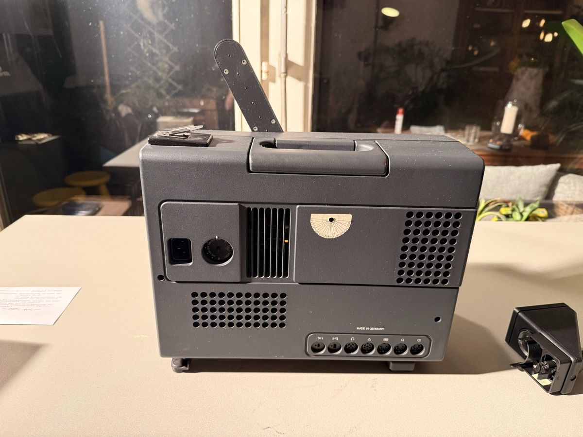 Pellicole: Bauer T610 Microcomputer Stereo Super 8 Projektor + M2 – Usato da Reinach BL venduto da Rushkatie 7