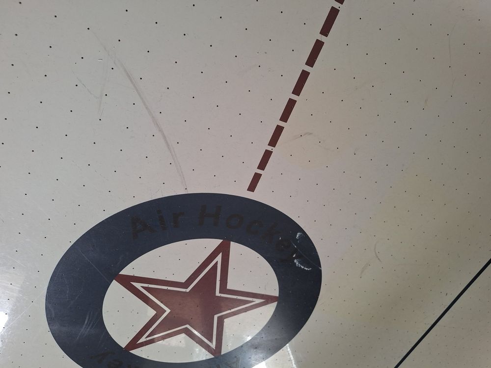 Airhockey Tisch Stratos (Gebraucht) in Henggart für CHF 500 – nur ...