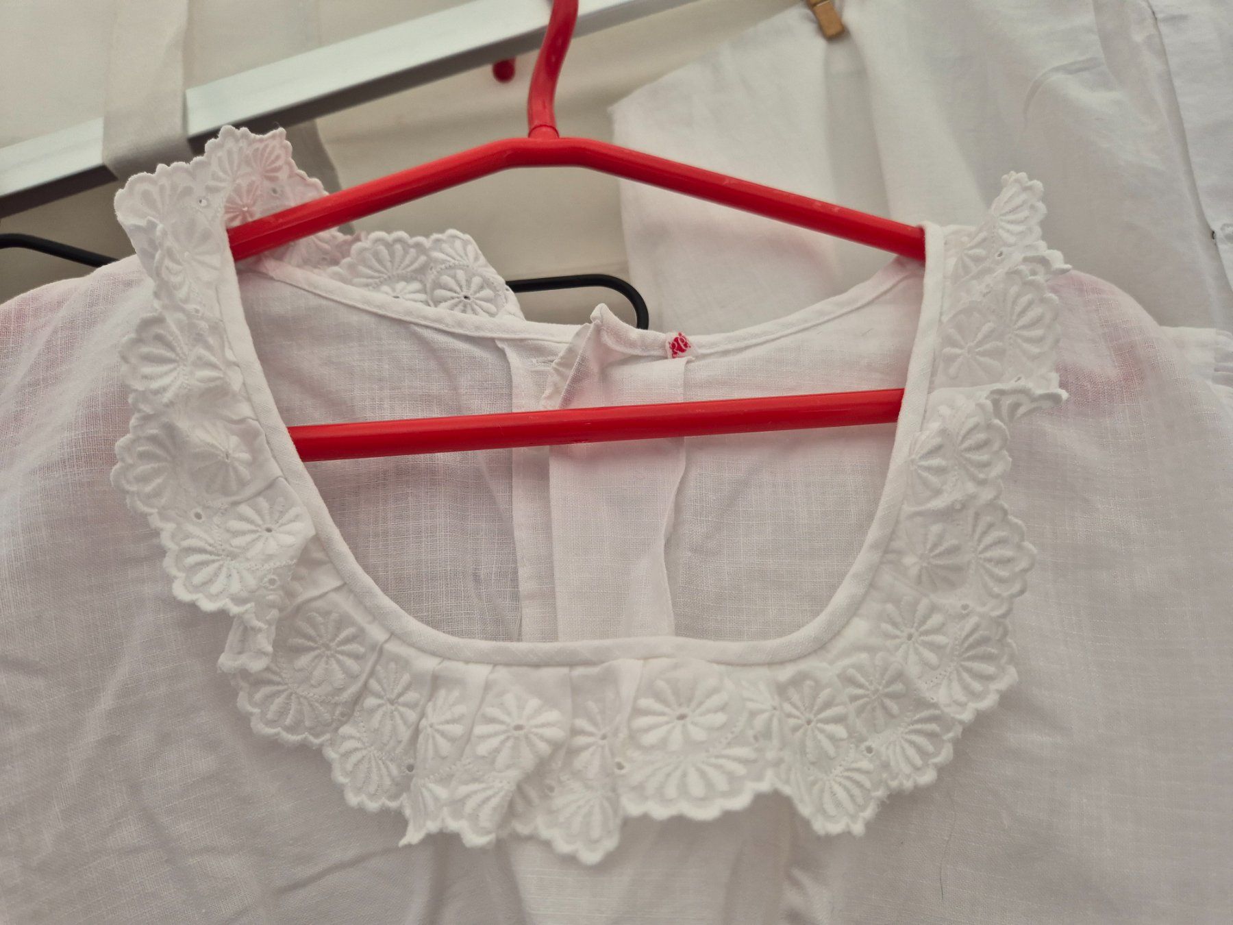 Costumi: Mädchen Trachten Bluse – Usato da Bern venduto da aronari 1