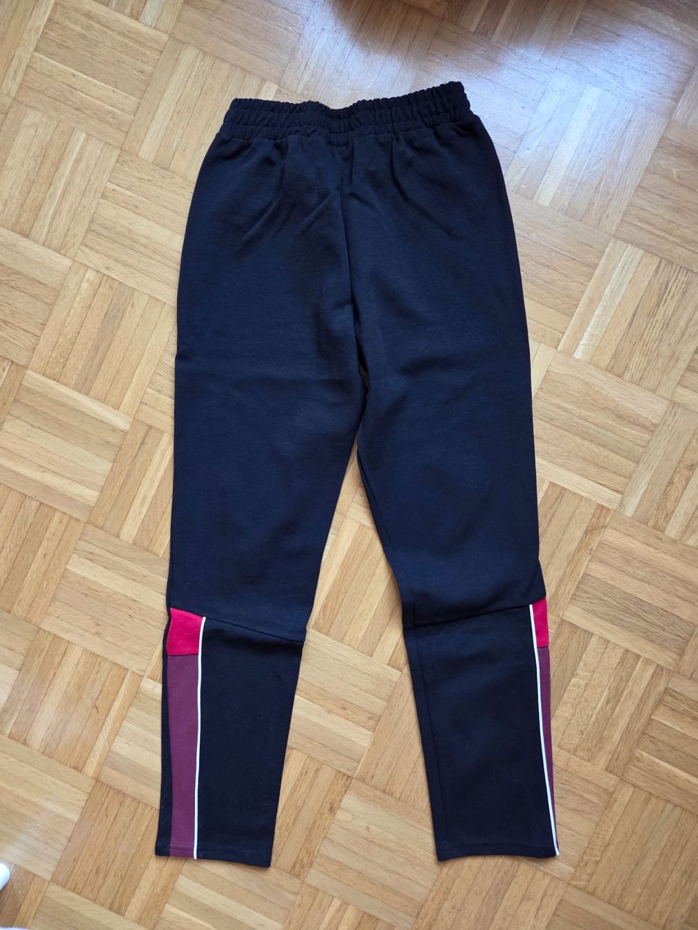 Puma Pantaloni: Jogging Puma de l'équipe suisse – Usato da Grand-Lancy venduto da jess.gms 1