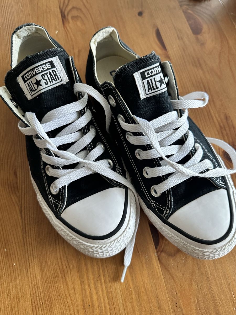 Converse Herrenschuhe: Schwarze Converse All Stars, Grösse 37.5 – Gebraucht aus Zürich von kim_kong