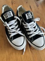 Schwarze Converse All Stars, Grösse 37.5