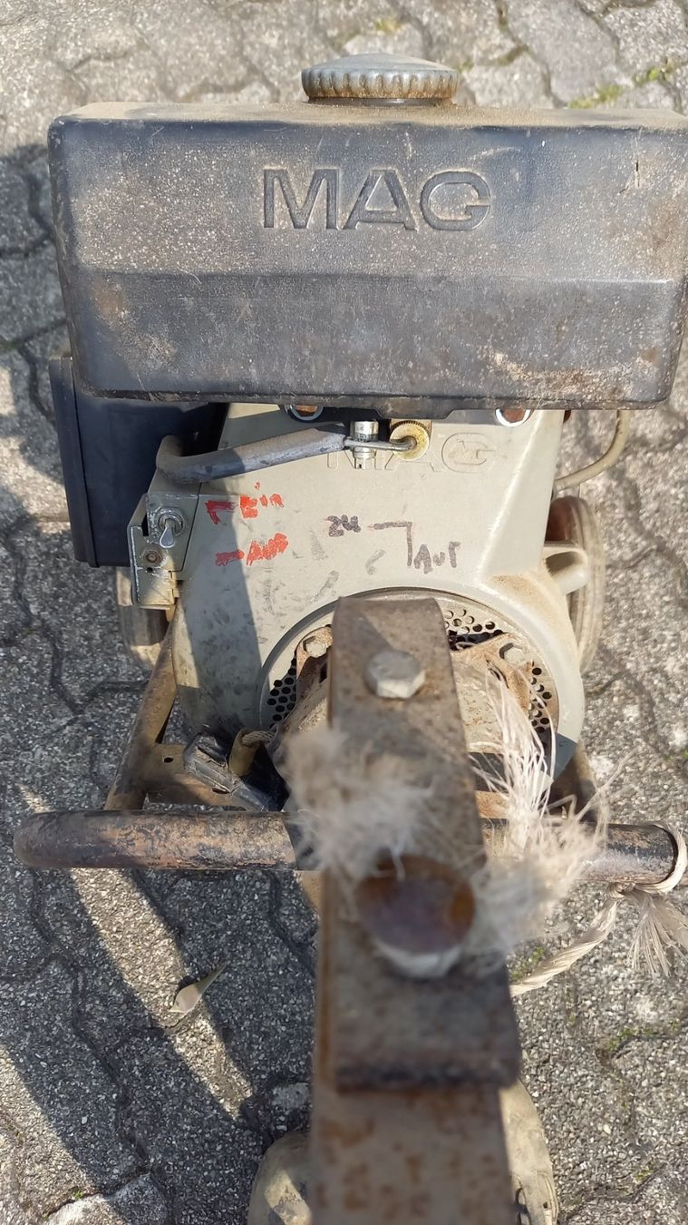 Generatori di corrente: Stromgenerator MAG Motor 1,5 KVA – Usato da Zuzgen venduto da Besu1 3