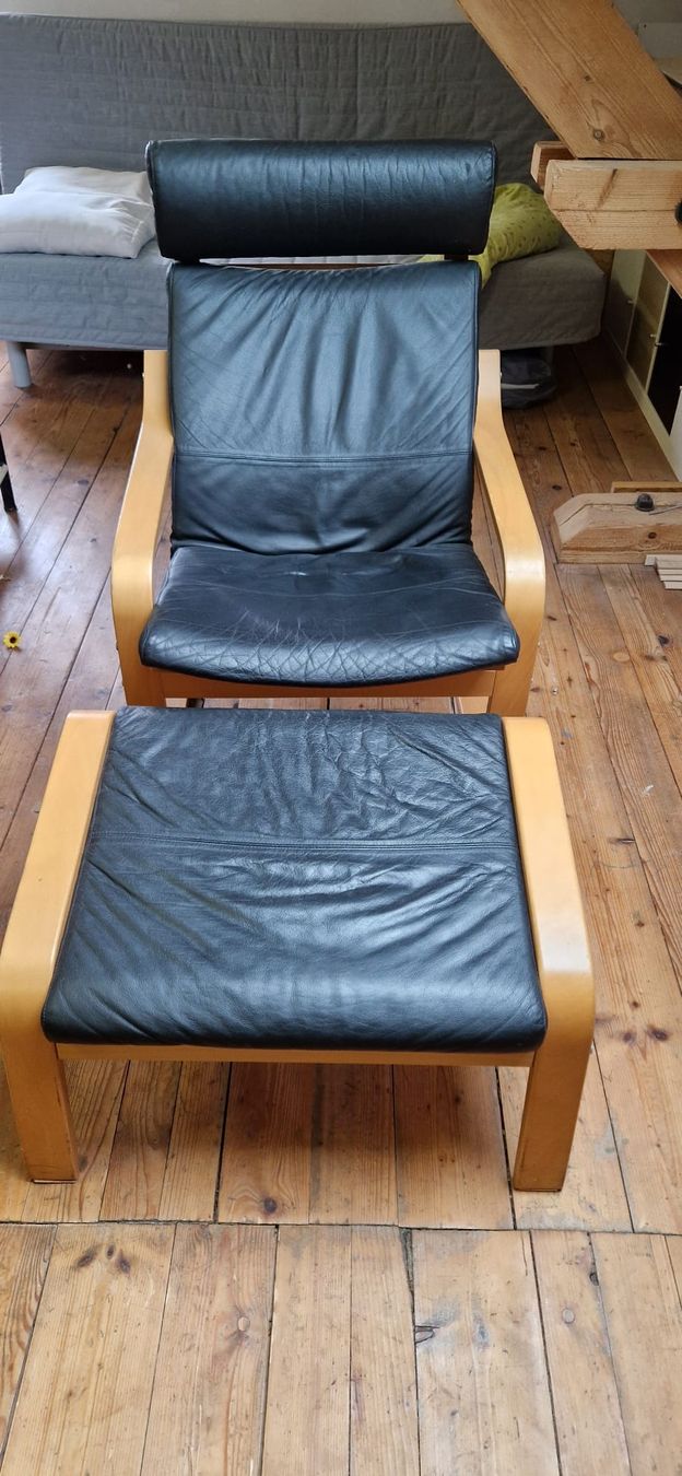 Poltrone: Sessel mit Hocker, Leder schwarz, – Usato da Winterthur venduto da Winti1993