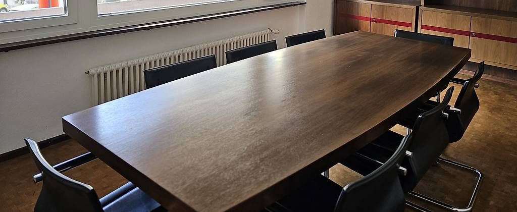 Tavoli: Tavolo conferenza in noce – Usato da Lostallo venduto da ceramicavegia 2