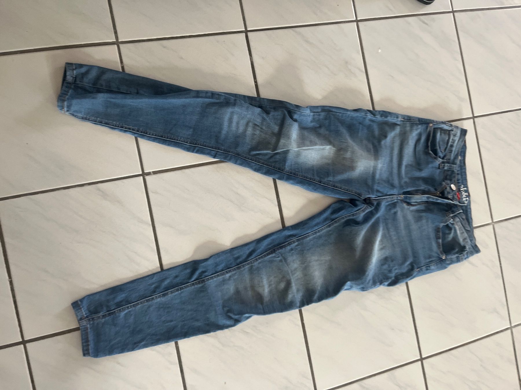 Jeans: Jeans Gr. Ca M – Usato da Chiasso venduto da AzenYa