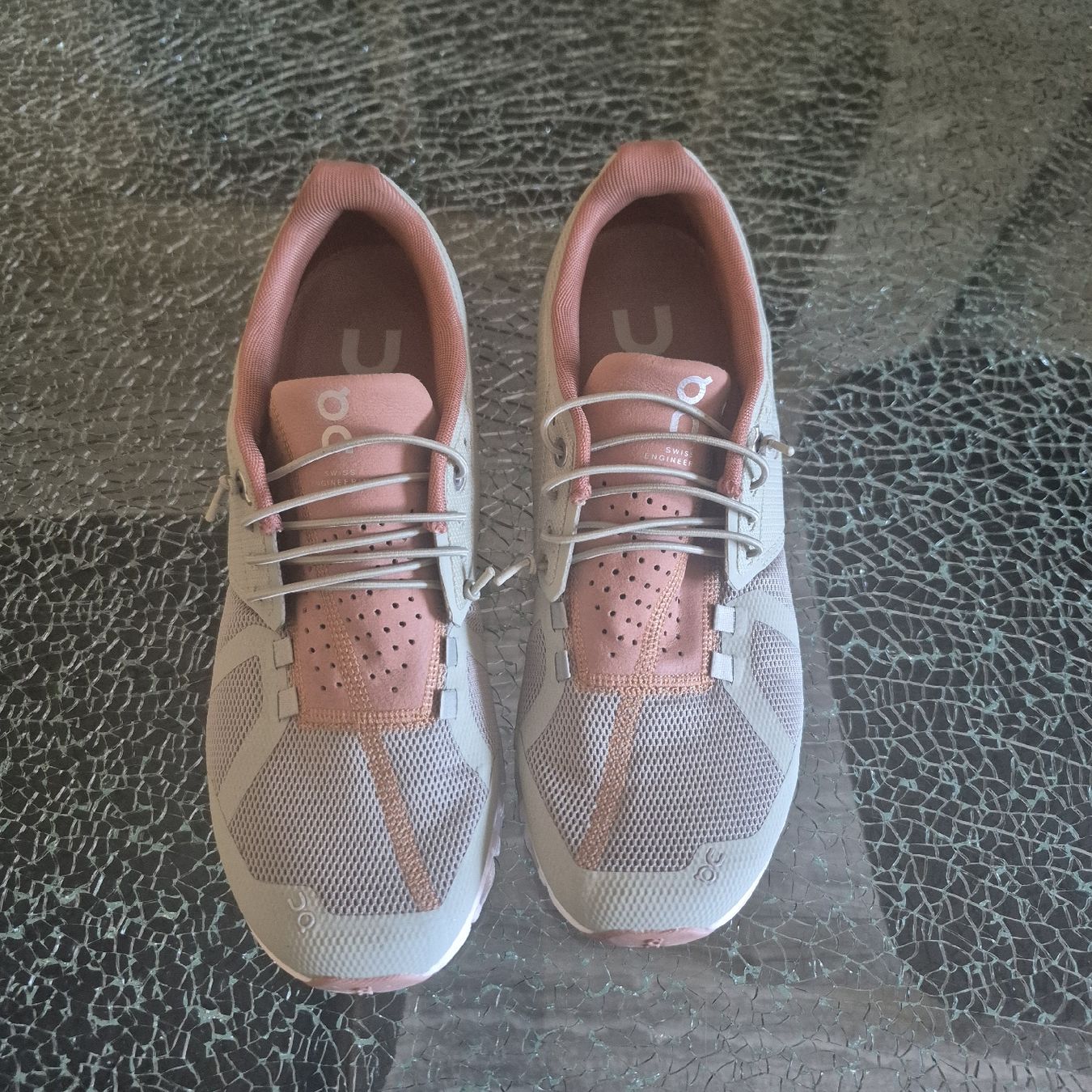 On Damenschuhe: ON schuh – Neu (gemäss Beschreibung) aus Boswil von hau_ff55