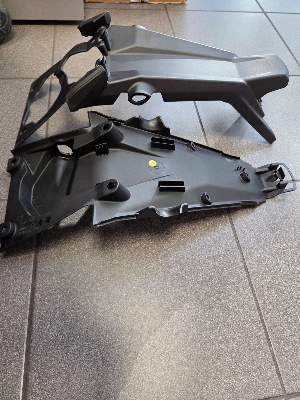 Ducati Tutti i ricambio per moto: Kotschutz für Ducati Monster Original – Nuovo e nell'imballaggio originale da Frauenfeld venduto da Moto77_AG 2