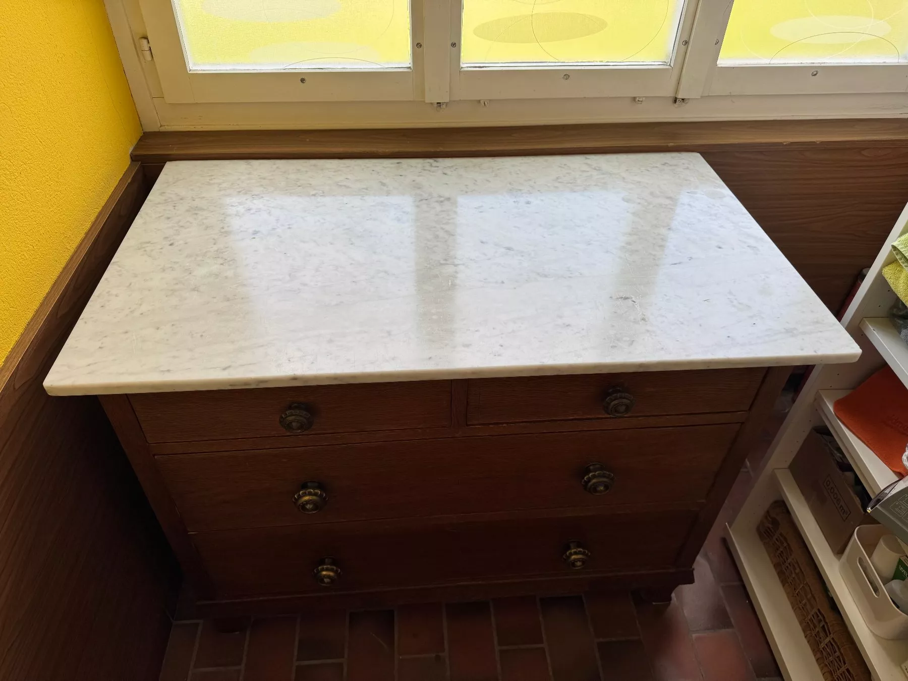 Commodes: Kommode mit Marmorplatte – D'occasion à Oberrohrdorf par ker_5h67 1