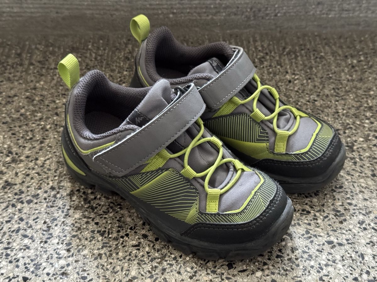 Decathlon Schuhe für Jungen: Chaussures Quechua enfant (28) – Gebraucht aus Biel/Bienne von inf_mr5w