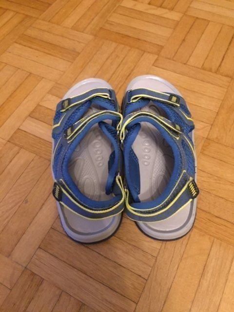 Scarpe per ragazzi: Neuwertige Sandalen Grösse 34 – Usato da Emmen venduto da Aribini 1