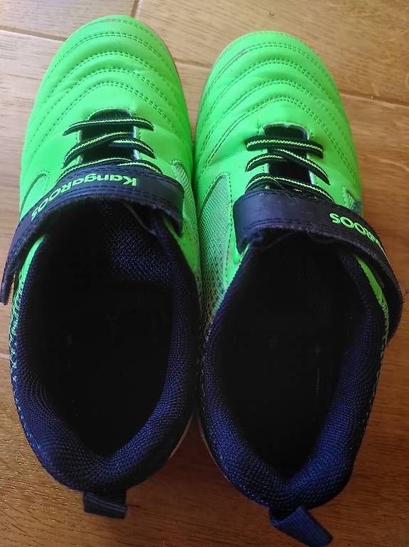 Scarpe per ragazzi: Schuh Paket mit Barfuss Schuhen Grösse 32 – Usato da Stetten AG venduto da mooncreek 1