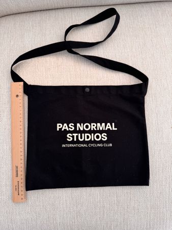 Pas Normal Studios Crossbody Tasche - Top Zustand!