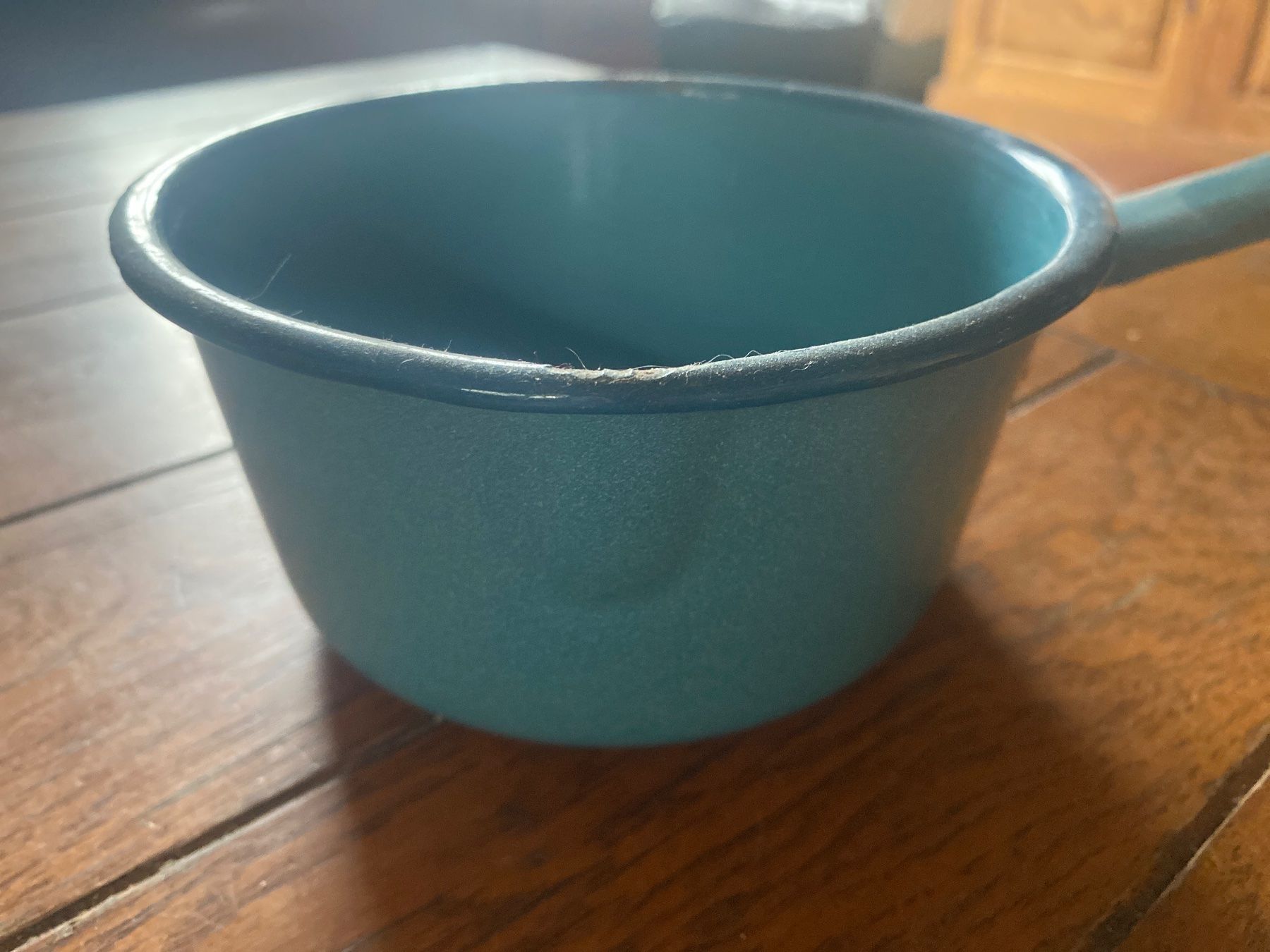 Behälter & Ähnliches: Ancienne casserole avec bec verseur émaillé bleue – Gebraucht aus Lajoux JU von Briard0 1