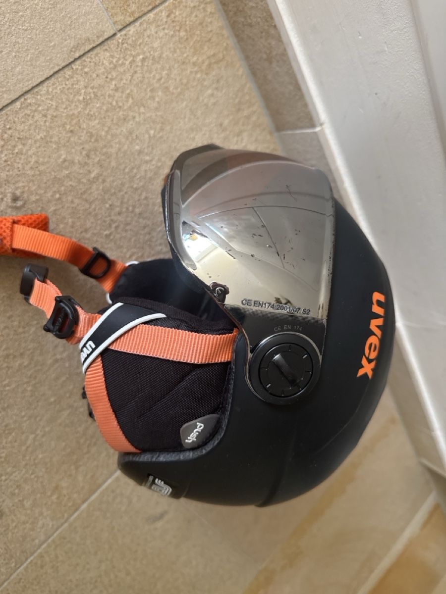 Uvex Caschi: Uvex Skihelm mit Visier – Usato da Zumikon venduto da 19monica75 5