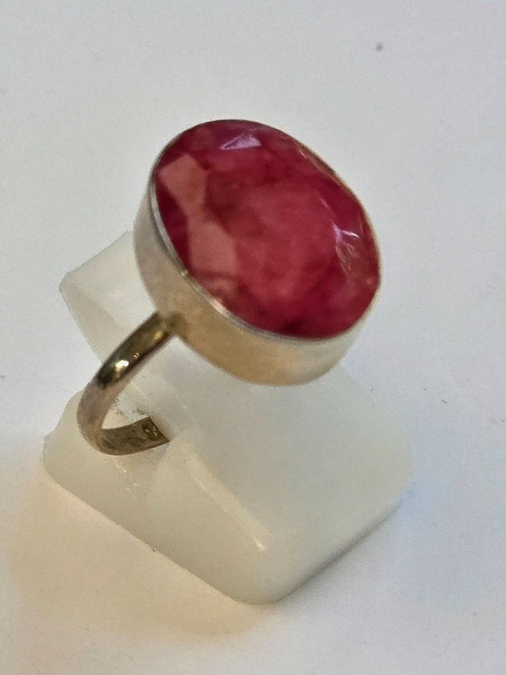 Ringe: Ring Silber mit ovalem Rubin Grösse 53 Neu – Neu (gemäss Beschreibung) aus Zürich von benedikt12