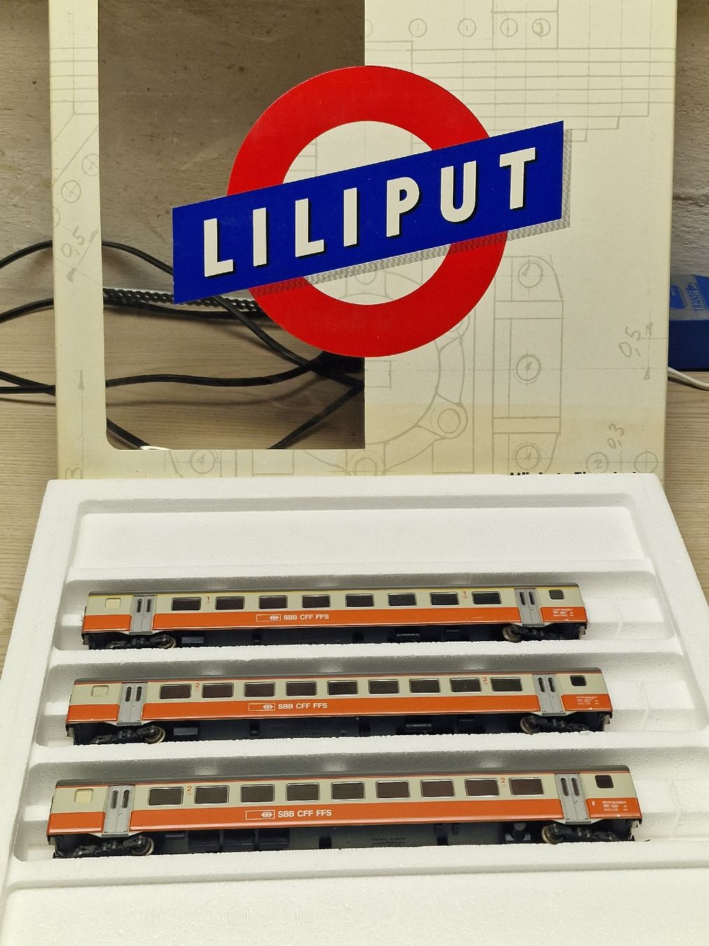 Liliput Modelleisenbahnen: LILIPUT Eisenbahn Modell 3-teiliges Set – Gebraucht aus Herzogenbuchsee von ioa_zcm6 5