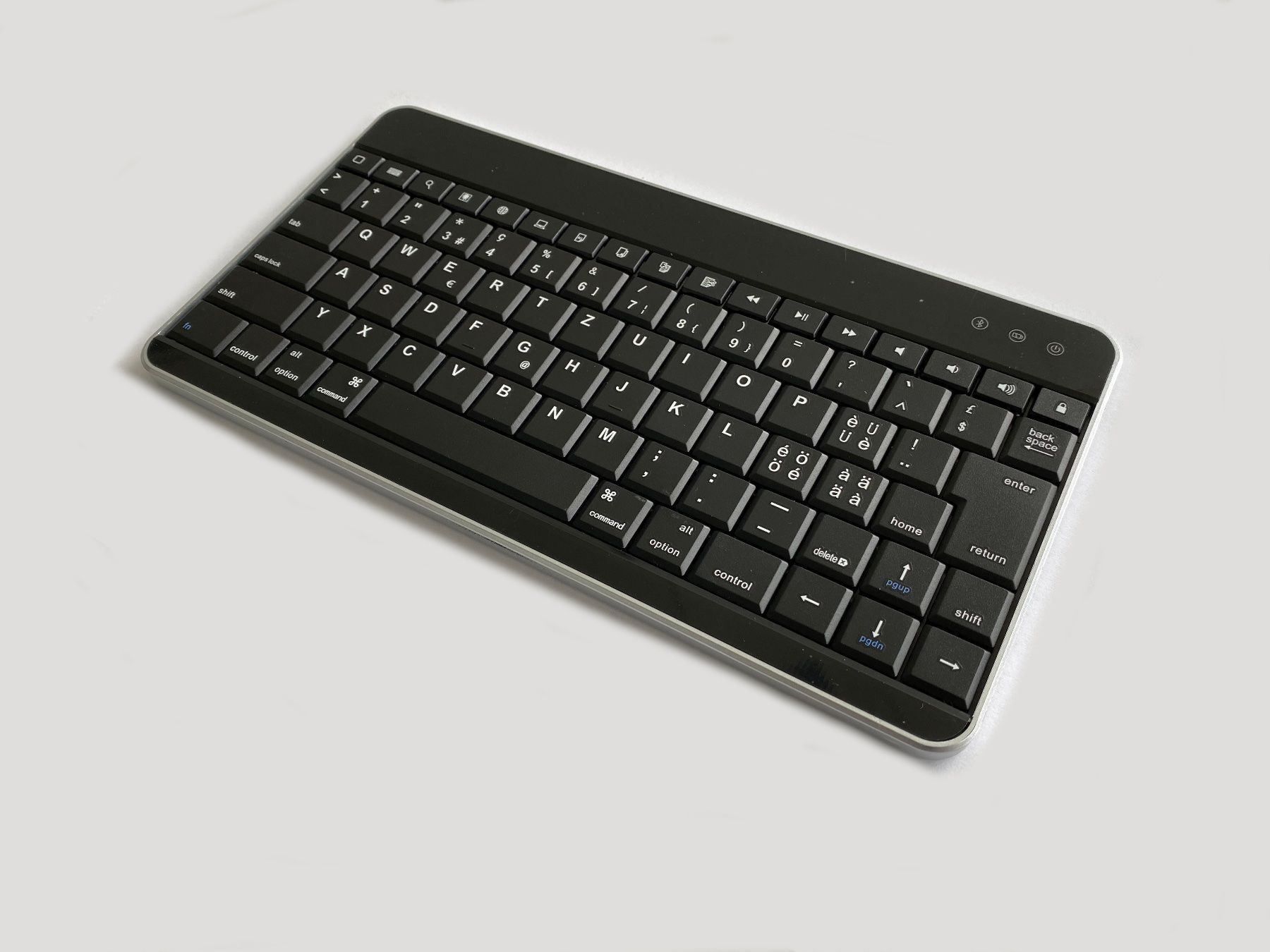 Altro per computer & reti: Bluetooth Tastatur mit CH Layout – Nuovo e nell'imballaggio originale da Münchenstein venduto da Final_sale