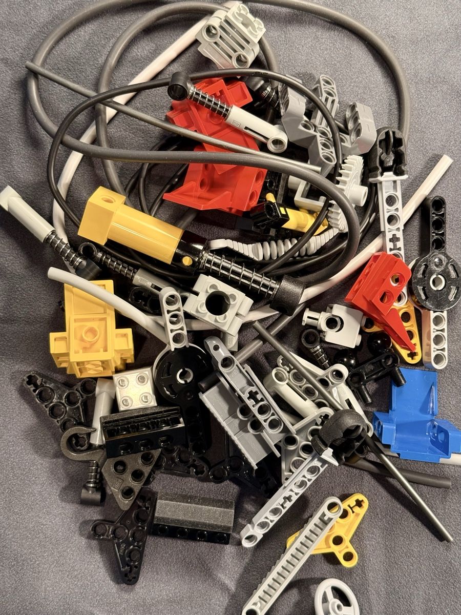 Technics Kit di costruzioni: Lego Technic technische Teile – Usato da Bellinzona venduto da CRS-LRT