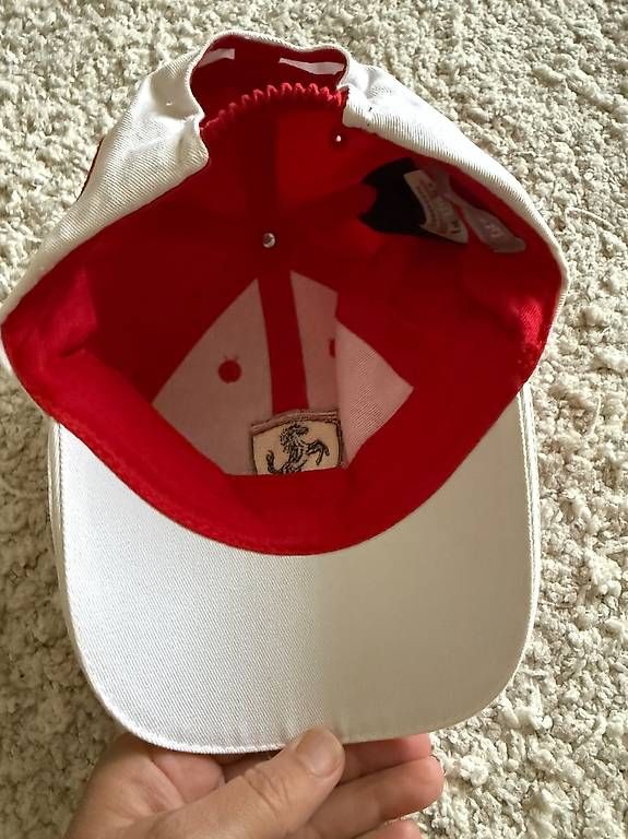 Altro abbigliamento per bambino: Ferrari Kinderkappe  – Usato da Küsnacht ZH venduto da nat_m97w 1