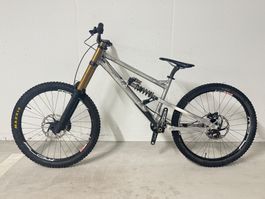 Nicolai G19 Downhill Bike high spec + spare wheels