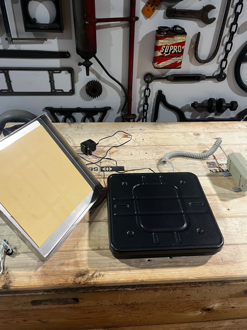 Laborzubehör: Digitalwaage / Paketwaage 50 Kg – Defekt aus Luzern von Fracht-Design 4