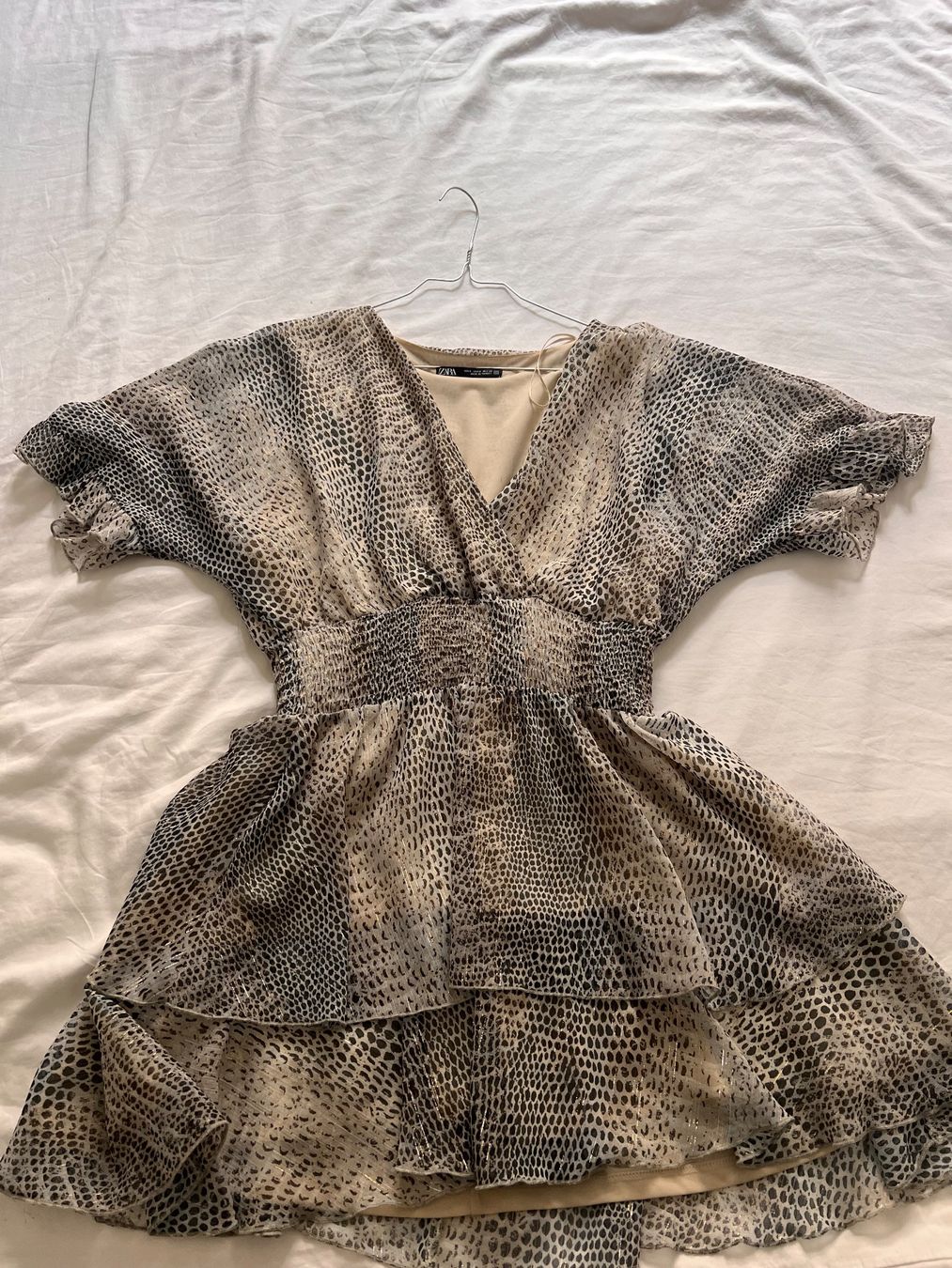 Zara Kleider: Zara print summer dress, size M – Gebraucht aus Erlenbach ZH von Ma.Pi 5